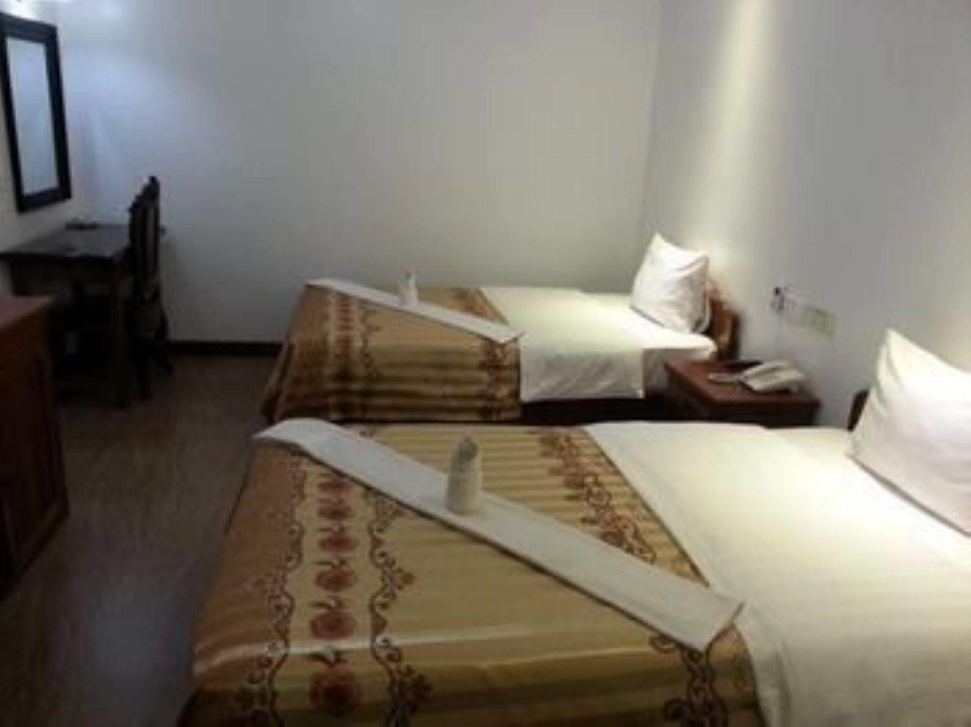 Han Kong Hotel And Restaurant Siem Reap Bagian luar foto